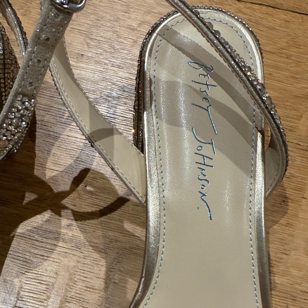 Betsey Johnson Glittering Gold Sandals. Size 9.5 - Picture 2 of 13